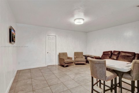 Immobilier commercial à vendre à Miami Gardens, Floride: 157 m2 № 1224112 - photo 24