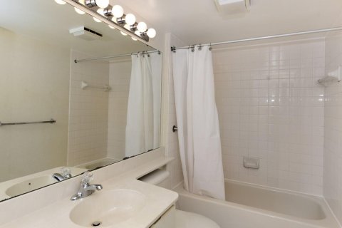 Condo in West Palm Beach, Florida, 2 bedrooms  № 1147008 - photo 9