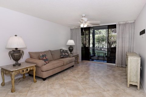 Condo in West Palm Beach, Florida, 2 bedrooms  № 1147008 - photo 15