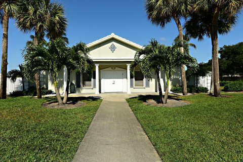 Condo in West Palm Beach, Florida, 2 bedrooms  № 1147008 - photo 2