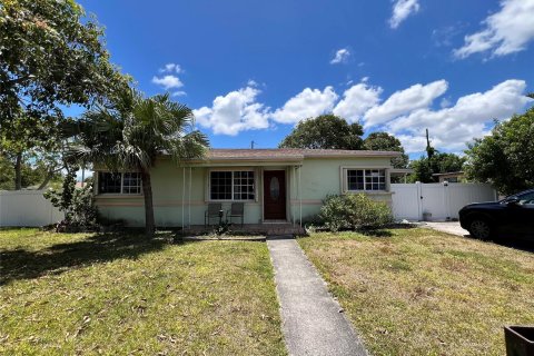 House in North Miami Beach, Florida 3 bedrooms, 112.13 sq.m. № 1146972 - photo 15