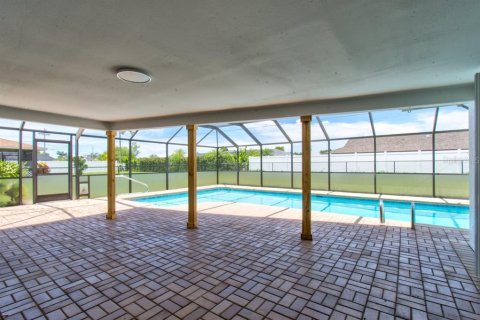 Villa ou maison à vendre à Cape Coral, Floride: 3 chambres, 155.33 m2 № 649174 - photo 29