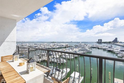 Copropriété à vendre à Miami, Floride: 35.3 m2 № 1370753 - photo 4