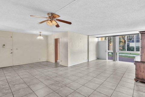 Condo in Miami, Florida, 2 bedrooms  № 1094158 - photo 23