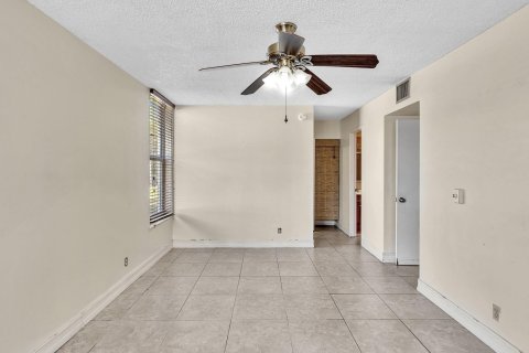 Copropriété à vendre à Miami, Floride: 2 chambres, 110.74 m2 № 1094158 - photo 12