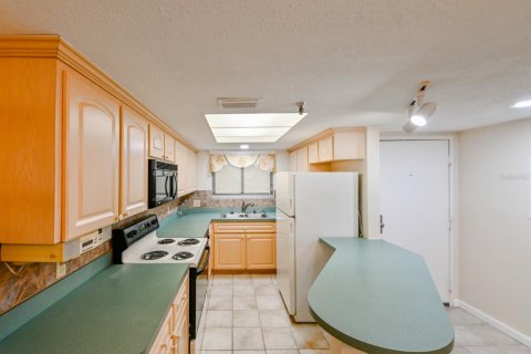 Condo in Hudson, Florida, 2 bedrooms  № 1354389 - photo 11