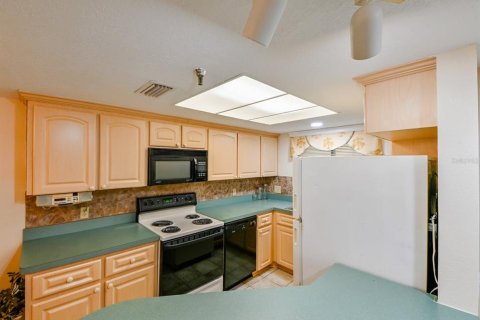 Condo in Hudson, Florida, 2 bedrooms  № 1354389 - photo 10