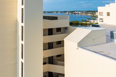 Condo in Hudson, Florida, 2 bedrooms  № 1354389 - photo 6