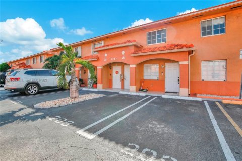 Copropriété à vendre à Hialeah, Floride: 3 chambres, 117.99 m2 № 1380217 - photo 3