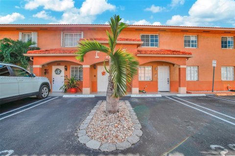 Copropriété à vendre à Hialeah, Floride: 3 chambres, 117.99 m2 № 1380217 - photo 2