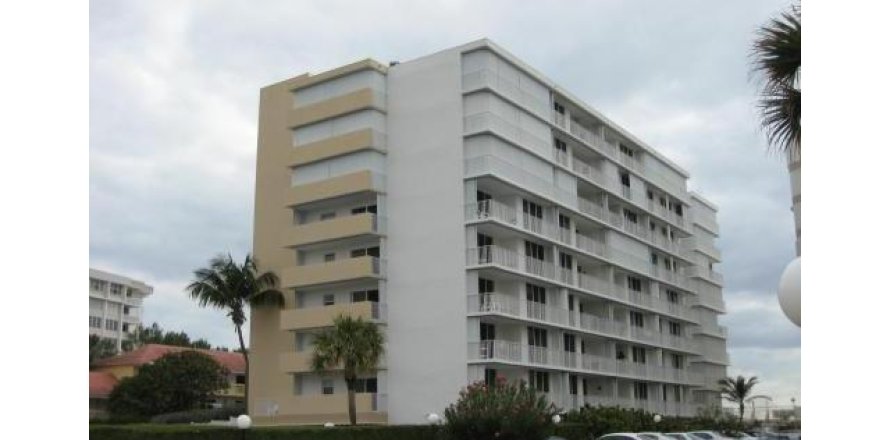 Condo in South Palm Beach, Florida, 2 bedrooms  № 1118605