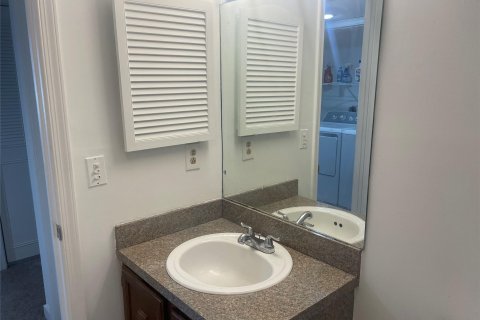 Condo in Hollywood, Florida, 2 bedrooms  № 1118560 - photo 14