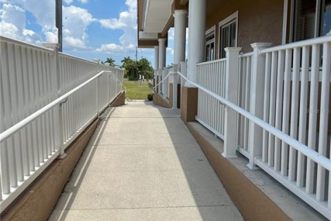 Купить коммерческую недвижимость в Пунта-Горда, Флорида 147.44м2, № 1167020 - фото 6
