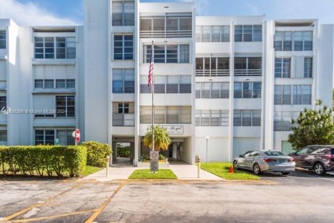 Condominio en venta en Plantation, Florida, 2 dormitorios, 101.26 m2 № 1282650 - foto 1