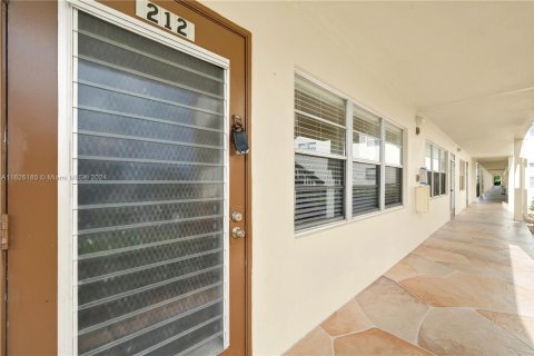 Condo in Boca Raton, Florida, 1 bedroom  № 1282647 - photo 3