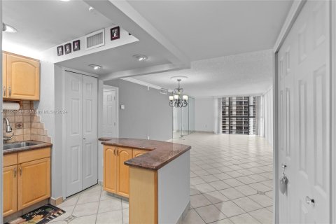 Copropriété à vendre à Aventura, Floride: 2 chambres, 106.28 m2 № 1224227 - photo 12