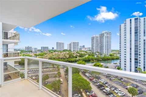 Condo in Aventura, Florida, 2 bedrooms  № 1224227 - photo 23