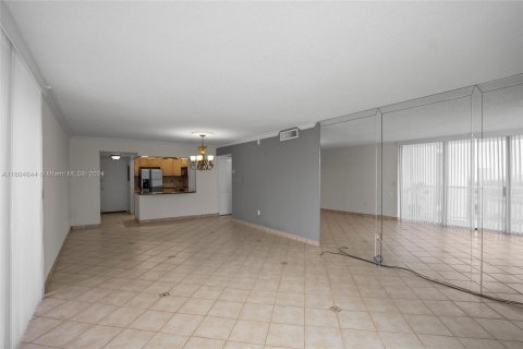 Copropriété à vendre à Aventura, Floride: 2 chambres, 106.28 m2 № 1224227 - photo 11