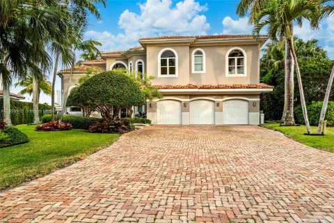 Villa ou maison à vendre à Hollywood, Floride: 4 chambres, 452.25 m2 № 1224260 - photo 2