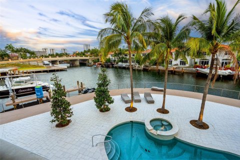 Villa ou maison à vendre à Hollywood, Floride: 4 chambres, 452.25 m2 № 1224260 - photo 7