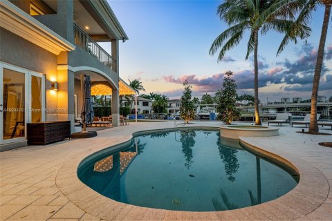 Villa ou maison à vendre à Hollywood, Floride: 4 chambres, 452.25 m2 № 1224260 - photo 18