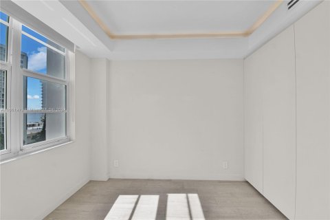 Condo in Miami Beach, Florida, 2 bedrooms  № 1224288 - photo 20