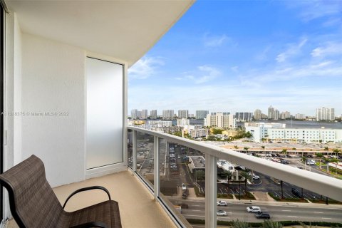 Studio in the Condo in Sunny Isles Beach, Florida  № 193714 - photo 19