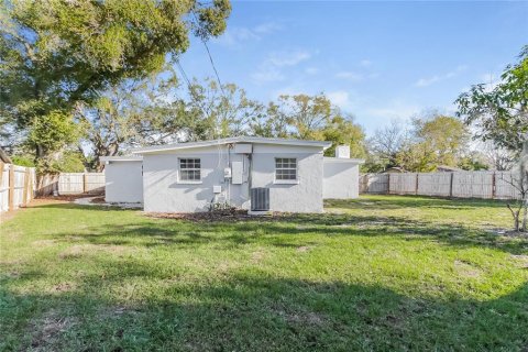 Villa ou maison à louer à Sarasota, Floride: 3 chambres, 163.51 m2 № 1371429 - photo 16