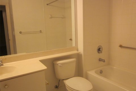 Condo in Tamarac, Florida, 2 bedrooms  № 936683 - photo 18