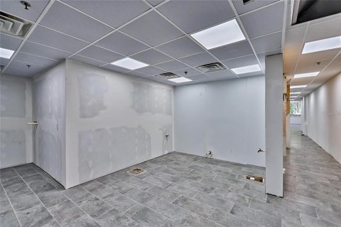 Immobilier commercial à louer à Gainesville, Floride: 34365.2 m2 № 1351440 - photo 14