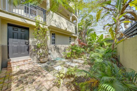 Townhouse in Miami, Florida 2 bedrooms, 109.62 sq.m. № 1353778 - photo 5