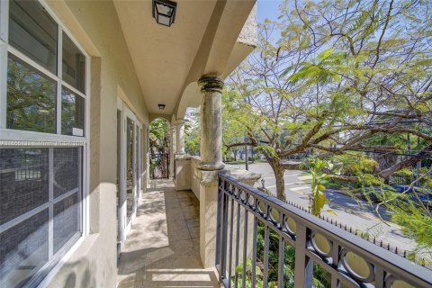 Townhouse in Miami, Florida 2 bedrooms, 109.62 sq.m. № 1353778 - photo 28