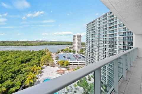 Condo in Sunny Isles Beach, Florida, 2 bedrooms  № 1385588 - photo 3