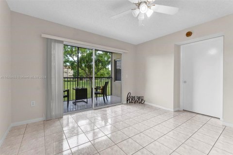 Copropriété à vendre à Pembroke Pines, Floride: 2 chambres, 105.63 m2 № 1282366 - photo 13