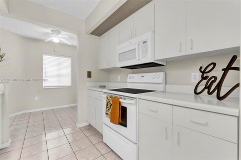 Copropriété à vendre à Pembroke Pines, Floride: 2 chambres, 105.63 m2 № 1282366 - photo 8