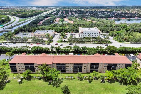 Condo in Pembroke Pines, Florida, 2 bedrooms  № 1282366 - photo 24