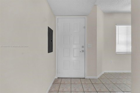 Copropriété à vendre à Pembroke Pines, Floride: 2 chambres, 105.63 m2 № 1282366 - photo 5