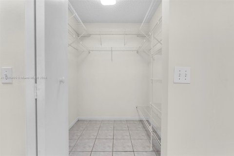 Copropriété à vendre à Pembroke Pines, Floride: 2 chambres, 105.63 m2 № 1282366 - photo 19