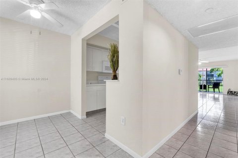 Copropriété à vendre à Pembroke Pines, Floride: 2 chambres, 105.63 m2 № 1282366 - photo 10