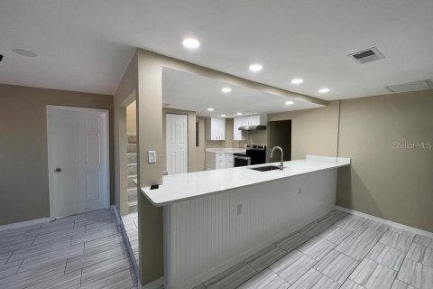 Casa en venta en Moore Haven, Florida, 5 dormitorios, 153.66 m2 № 995251 - foto 5