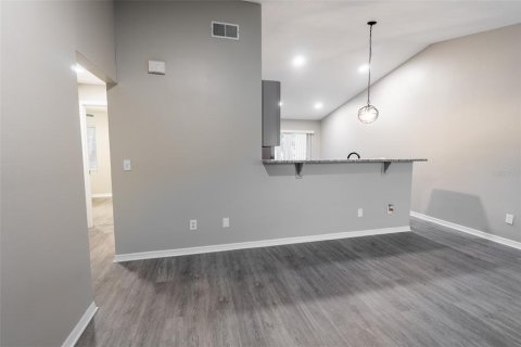 Duplex à vendre à Orlando, Floride: 2 chambres, 83.52 m2 № 845117 - photo 3
