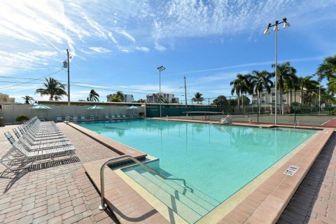 Condominio en venta en Sarasota, Florida, 1 dormitorio, 75.81 m2 № 1343511 - foto 27