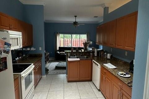Townhouse in Homestead, Florida 3 bedrooms, 175.03 sq.m. № 924652 - photo 3