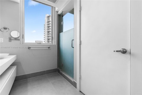 Condominio en venta en Miami, Florida, 2 dormitorios, 124.49 m2 № 1413535 - foto 16