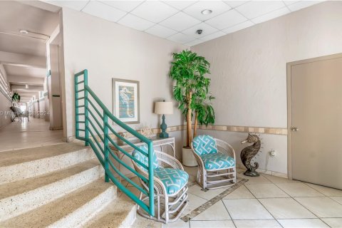 Condo in Hollywood, Florida  № 1394223 - photo 20