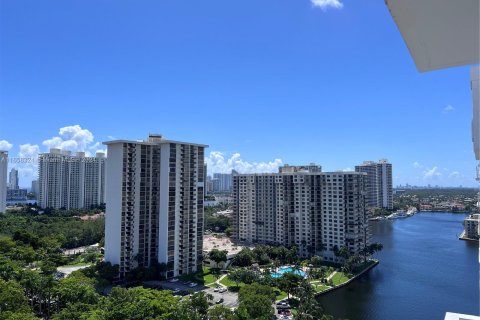 Condo in Aventura, Florida, 3 bedrooms  № 1362450 - photo 1