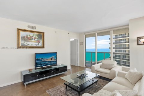 Condo in Hallandale Beach, Florida, 2 bedrooms  № 1394221 - photo 5