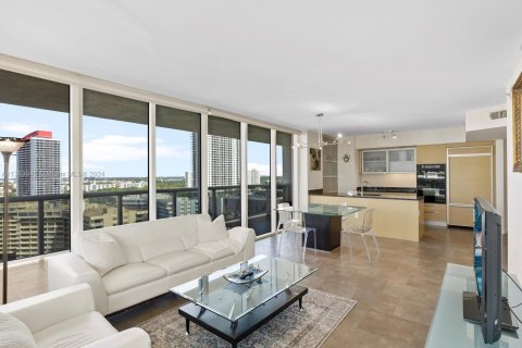 Condo in Hallandale Beach, Florida, 2 bedrooms  № 1394221 - photo 8