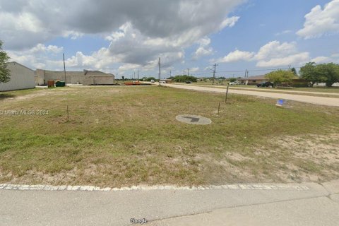 Propiedad comercial en venta en Cape Coral, Florida № 1394224 - foto 3