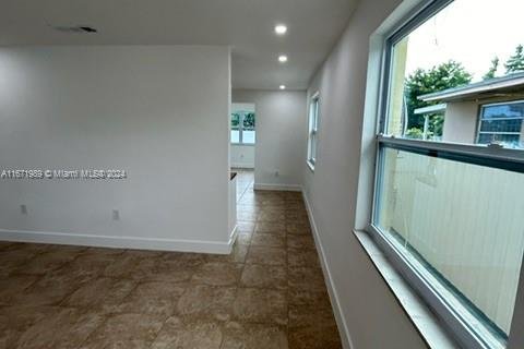 House in Miami, Florida 3 bedrooms, 211.07 sq.m. № 1394225 - photo 20